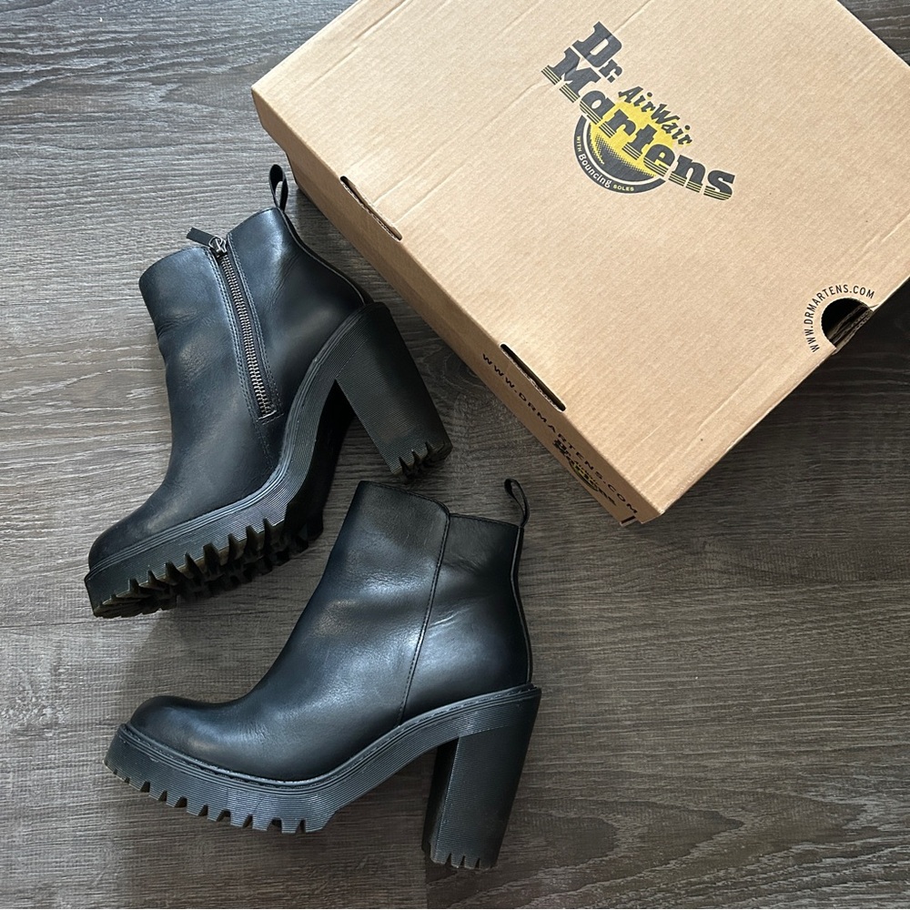 Dr. Martens Magdalena Boots